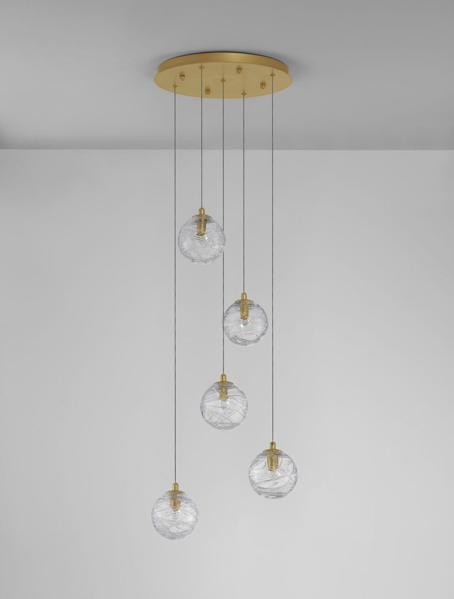 Luminaire fixé au plafond gris, cinq globes décalés en cascade