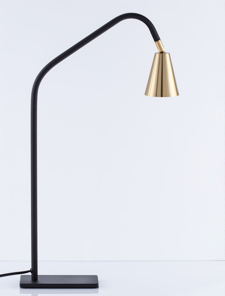 Silhouette complète de la lampe à poser, tige noire courbée et base rectangulaire plate.