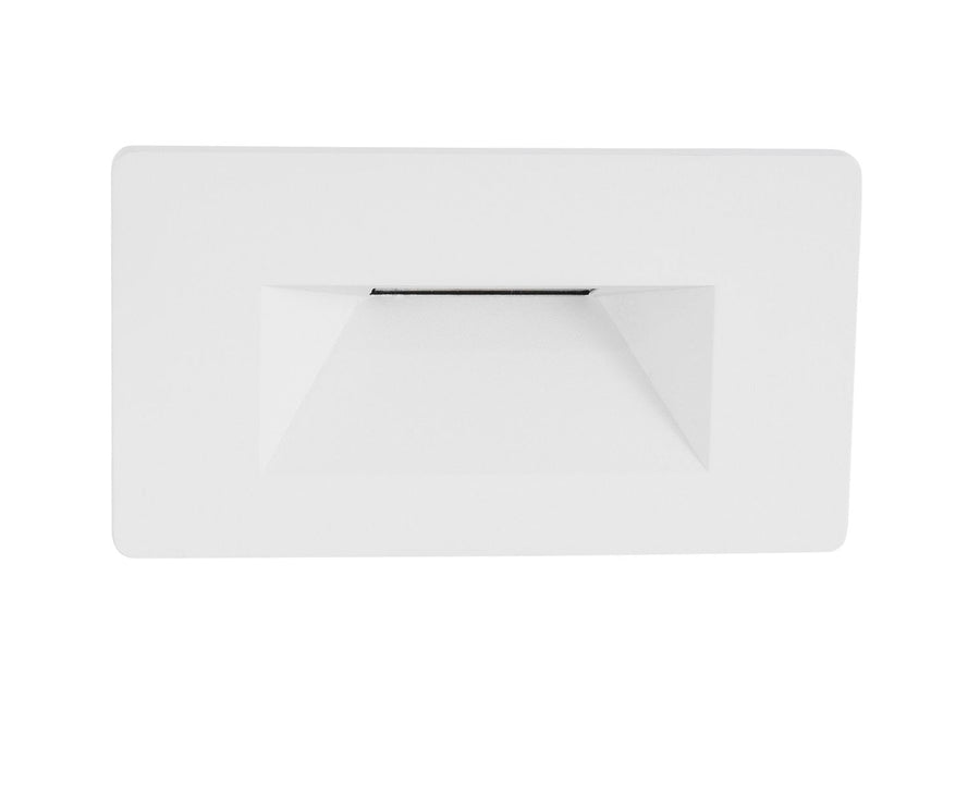 Vue de face d'une applique blanche rectangulaire, ouverture centrale en creux sur fond blanc