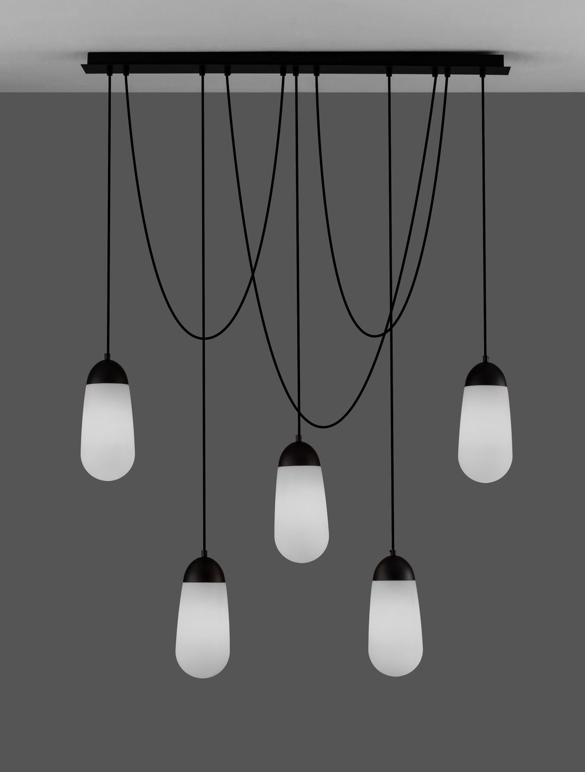 Suspension Blaky 5 lumières noire, verre, H 150 cm