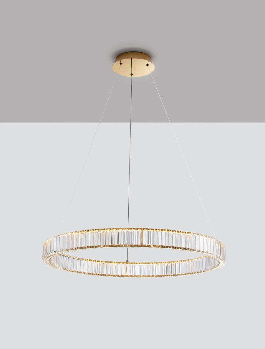 Vue décalée montrant la perspective de l'anneau et ses trois câbles