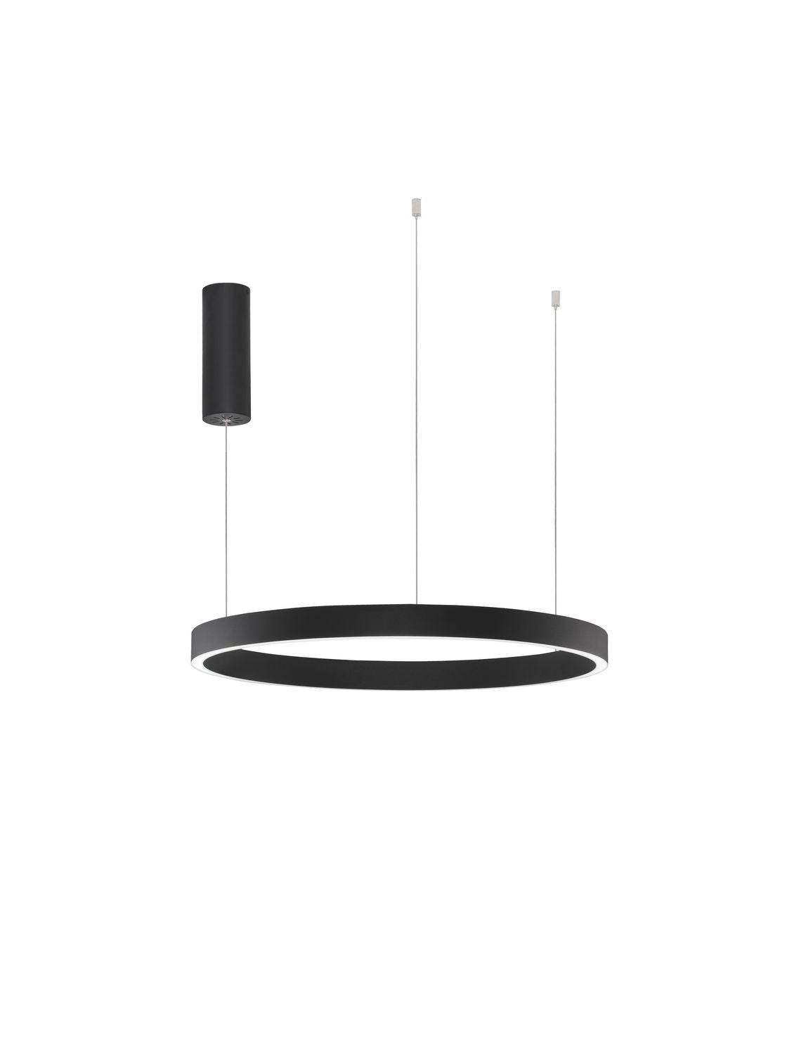 Vue d'ensemble du luminaire suspendu avec ses trois câbles et la rosace cylindrique noire