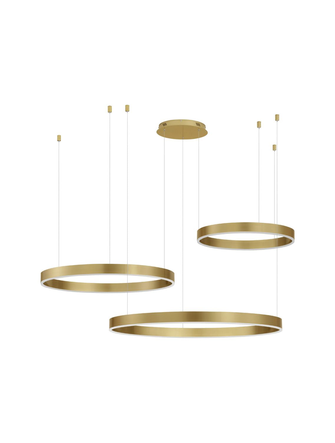 Vue produit sur fond blanc du luminaire et de ses trois anneaux dorés suspendus