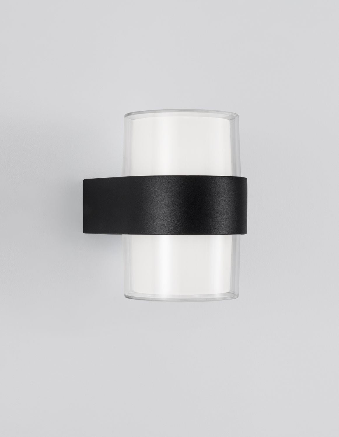 Vue de face sur fond gris, verre transparent laissant voir le diffuseur blanc