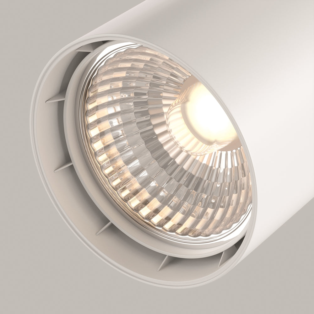 Détail de la face avant montrant les ailettes et l'ampoule LED