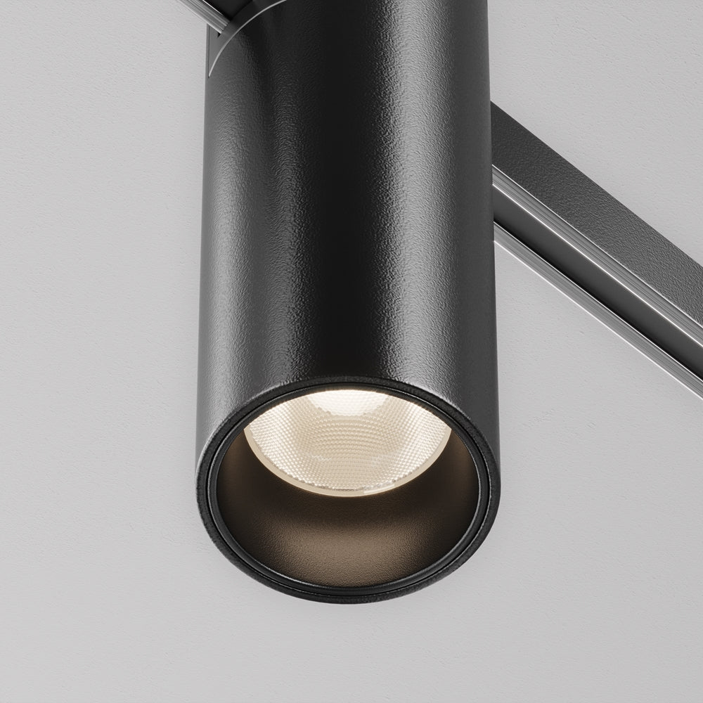 Détail du réflecteur strié et de la bague intérieure du spot noir
