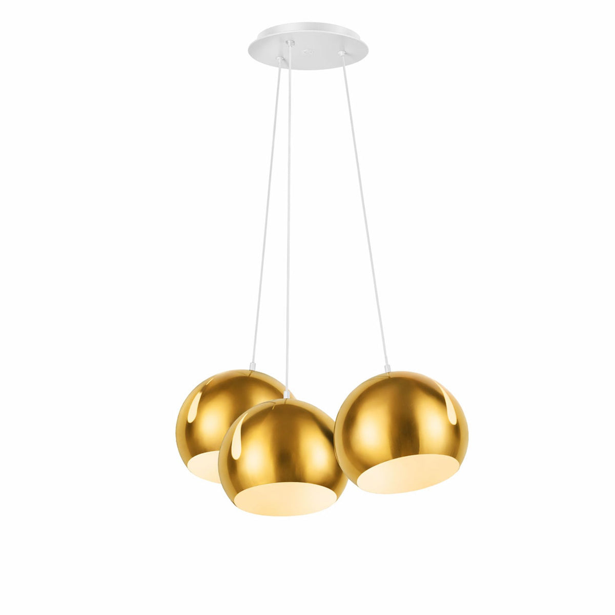 Produit de face sur fond blanc, trois globes dores et rosace de plafond blanche