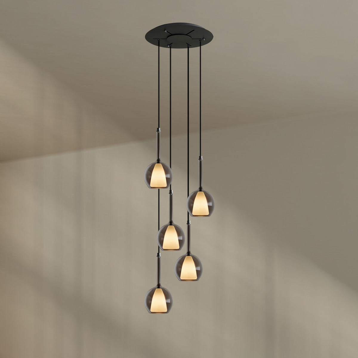Suspension grande hauteur Belluna 5 lumières, rosace Ø 60 cm