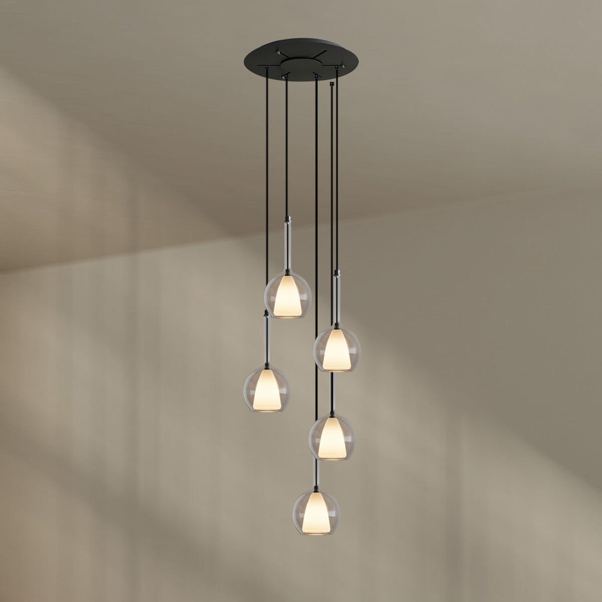 Suspension grande hauteur Belluna 5 lumières, rosace Ø 60 cm