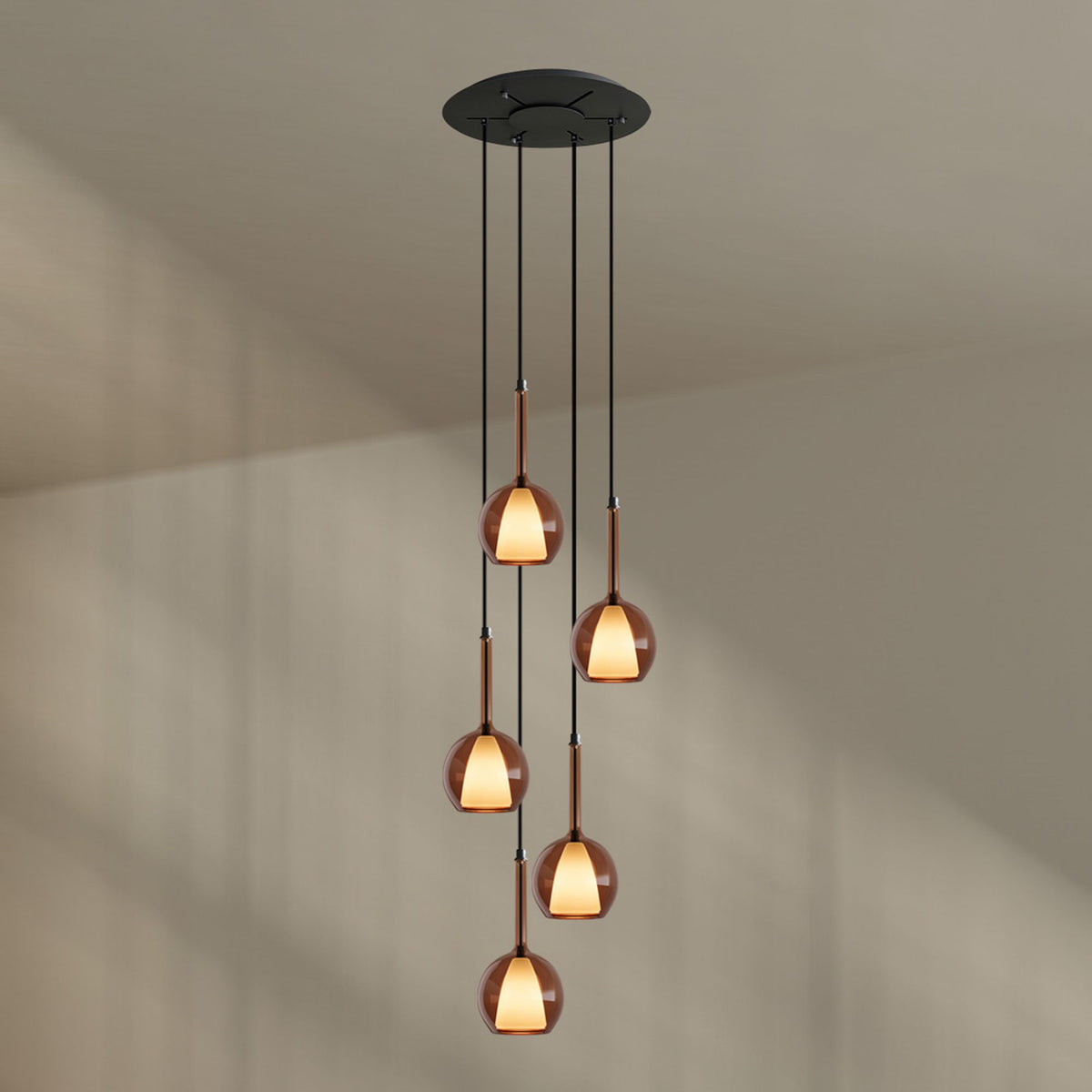 Suspension grande hauteur Belluna 5 lumières, rosace Ø 60 cm