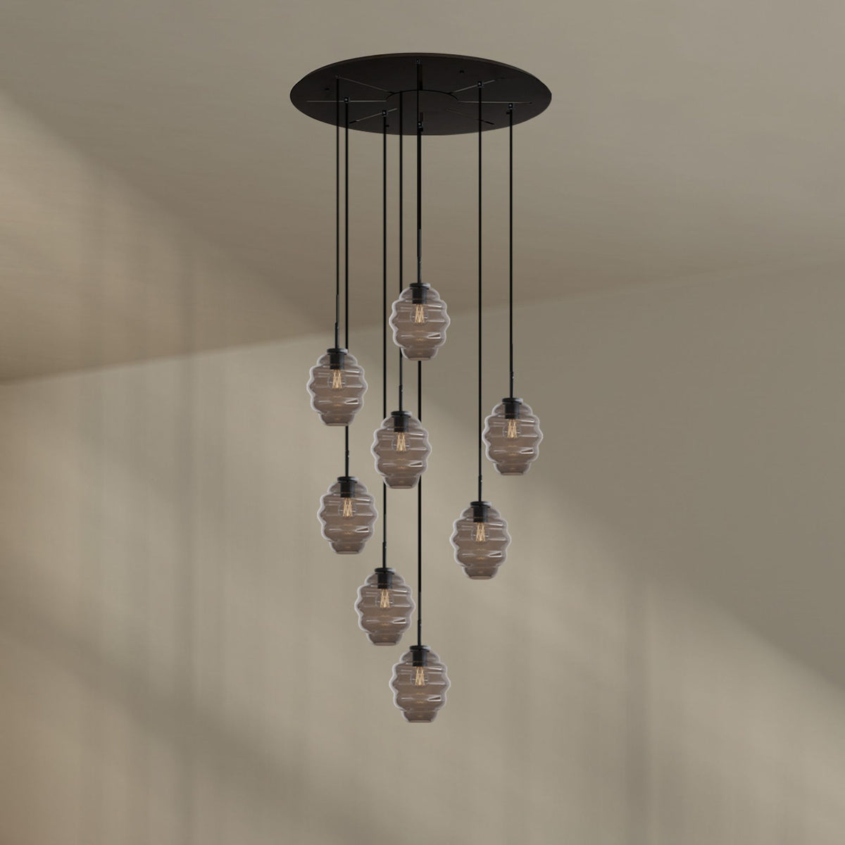 Suspension grande hauteur Echos 8 lumières, rosace Ø 80 cm, verres Ø 18 cm