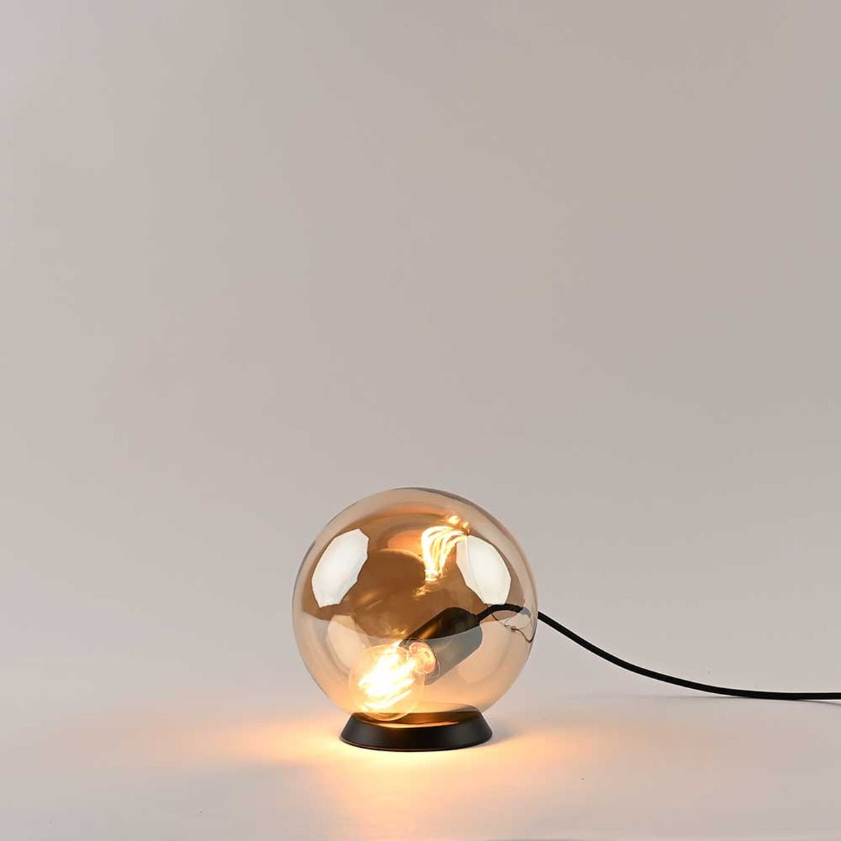 Lampe à poser Orb globe en verre