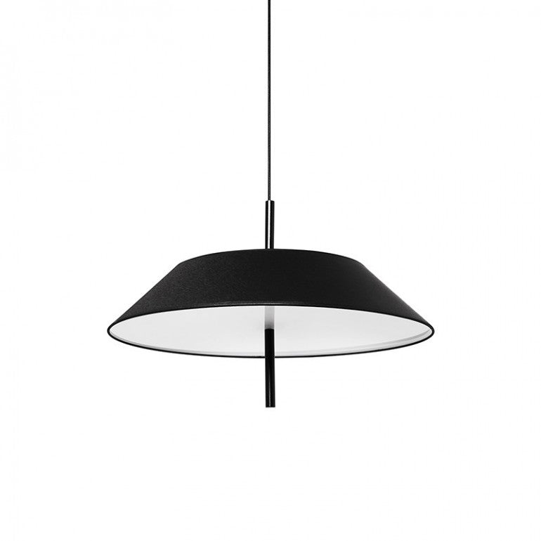 Vue en contre-plongée du modèle noir, intérieur blanc et cercle métallique