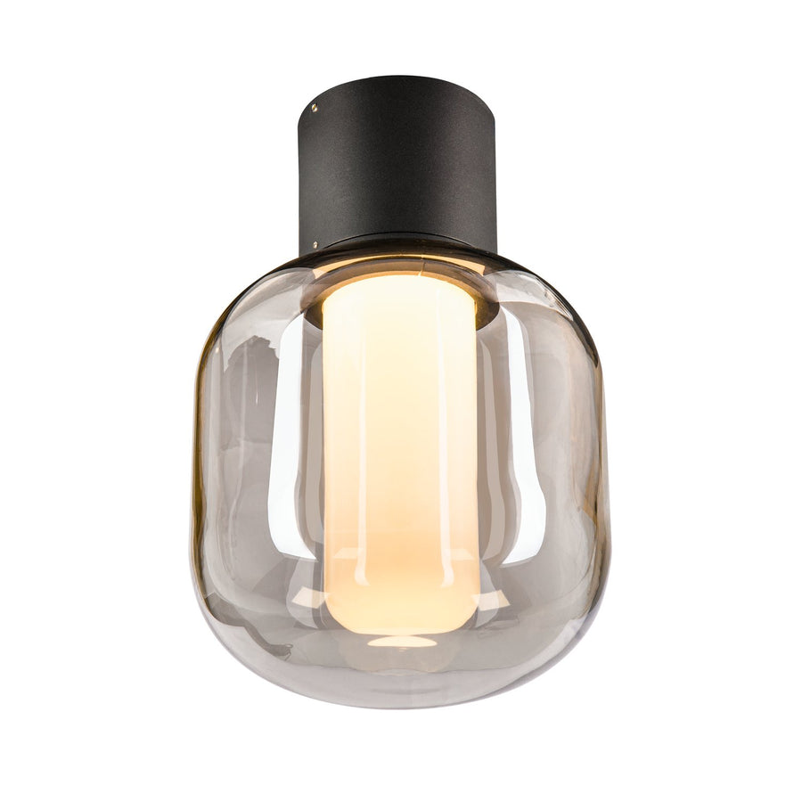 Autre angle du plafonnier extérieur avec halo lumineux dans le verre transparent