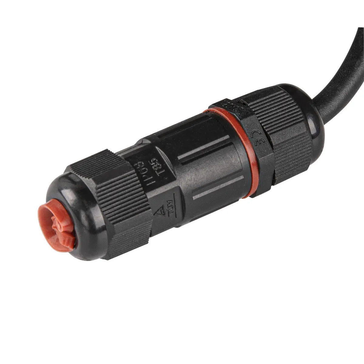 Détail du connecteur étanche noir avec joint rouge et câble d’alimentation.