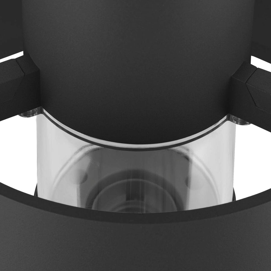 Détail du diffuseur transparent, des vis et de la structure métallique noire.
