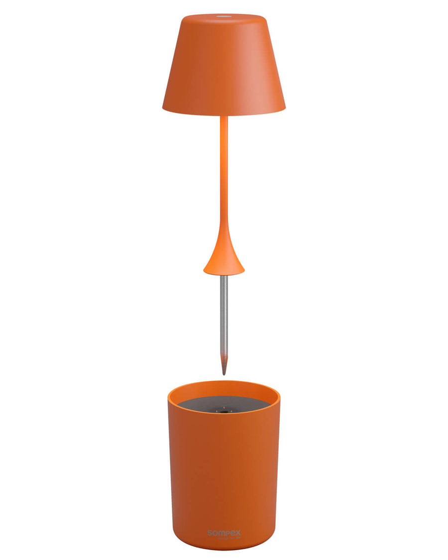 Vue éclatée : tige à pointe métallique au-dessus de la base cylindrique orange