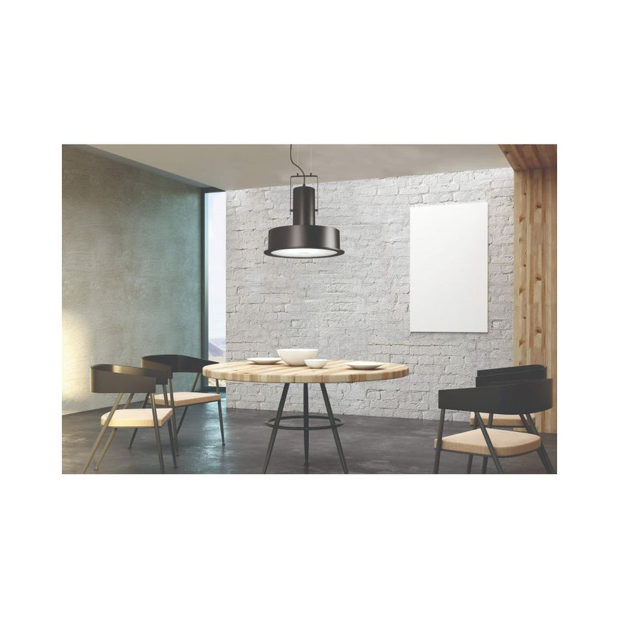 Suspension noire installée au-dessus d'une table ronde dans une salle à manger contemporaine.