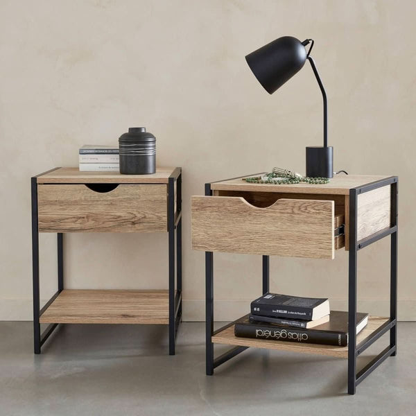 Industrielle Nachttische aus Holz | Boden