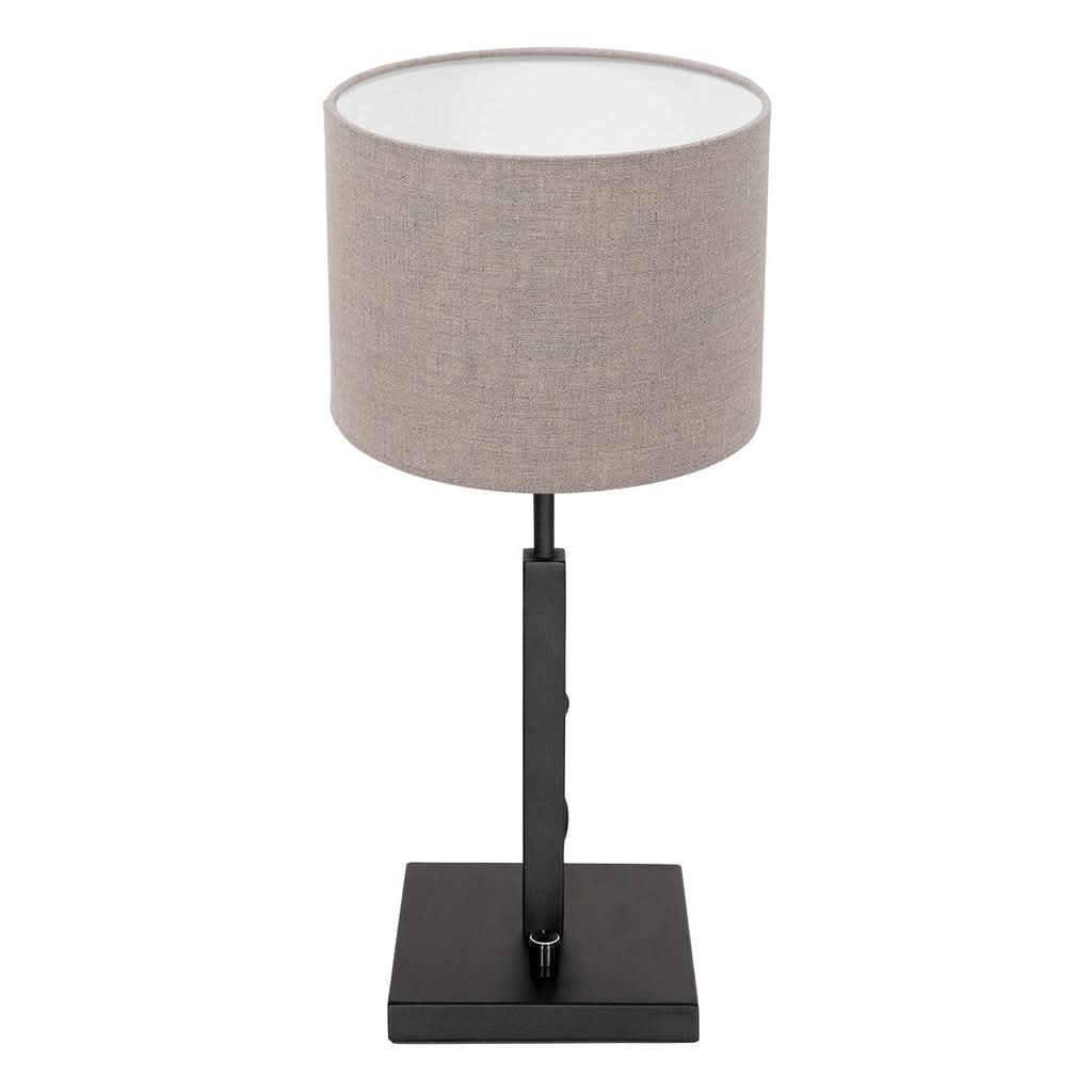 Même lampe de table présentée de face sur fond blanc, abat-jour texturé clair