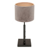 Elegante Lampe mit silbernem Lampenschirm