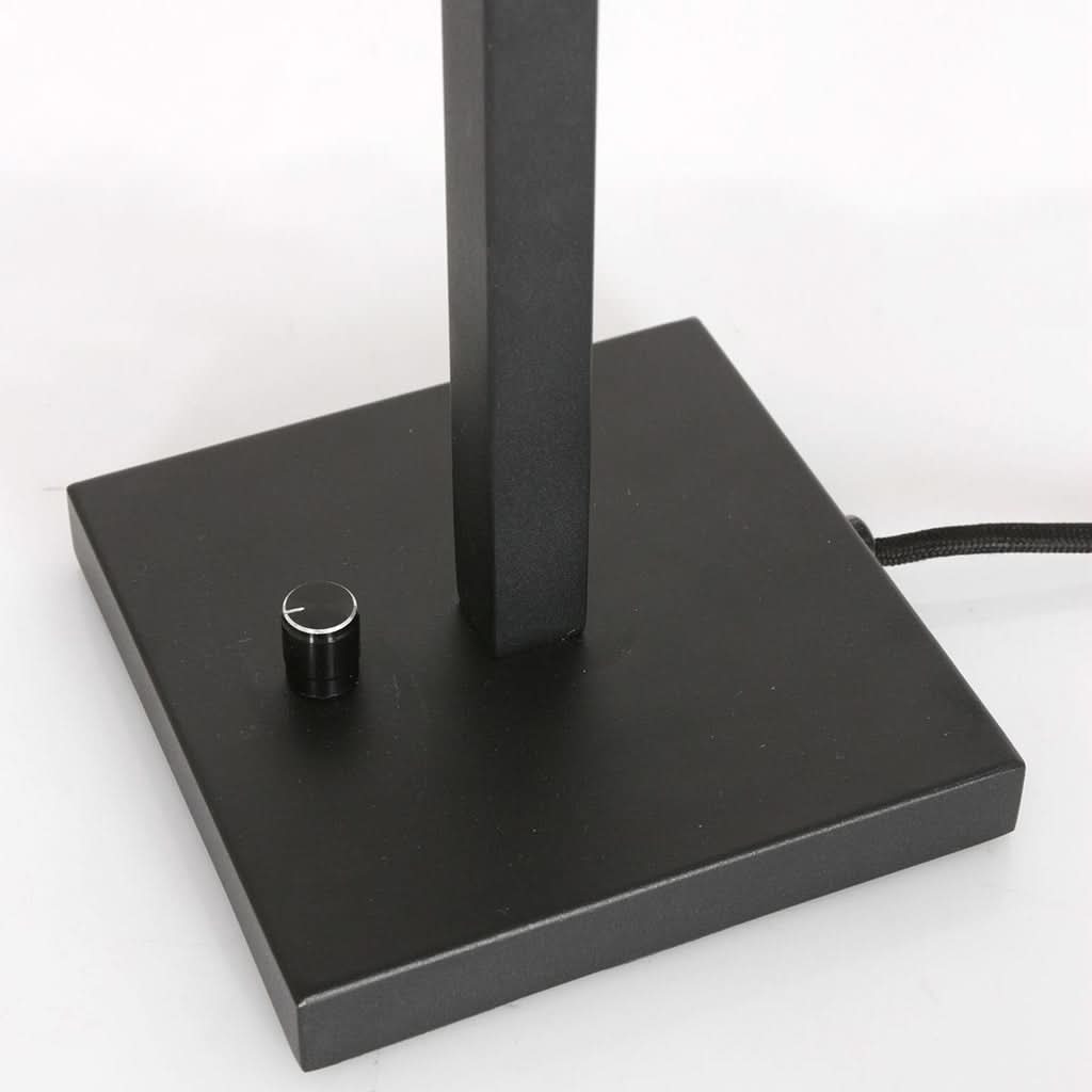 Gros plan du socle carré noir avec variateur rotatif et câble tressé