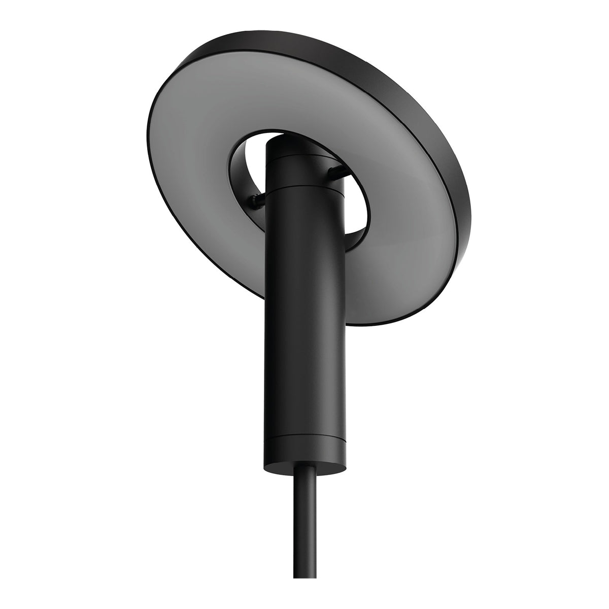 Gros plan sur le disque diffuseur rond et la tige cylindrique noire du luminaire.