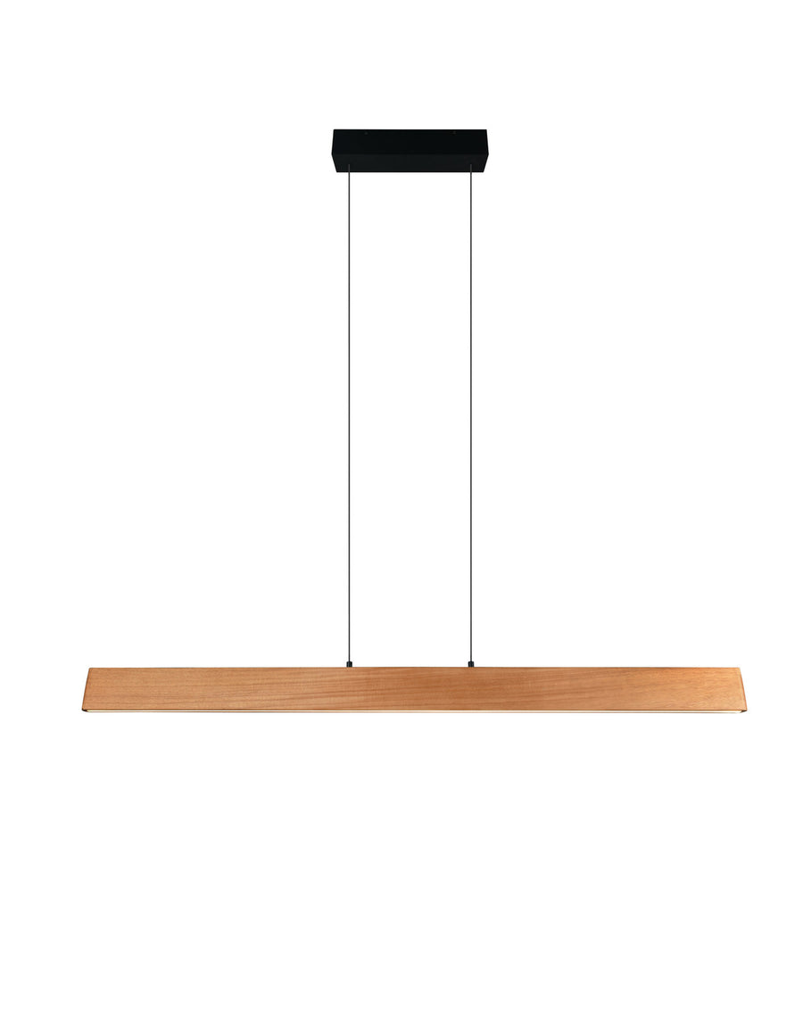 Vue de face de la suspension, câbles fins tendus et bandeau bois horizontal