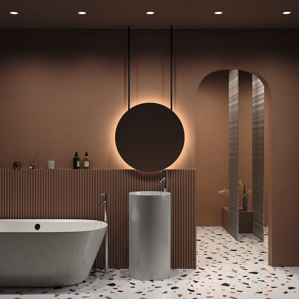 Mise en ambiance salle de bain avec plusieurs spots encastrés au plafond