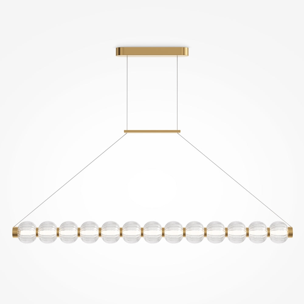 Suspension linéaire dorée alignant douze globes de verre cannelé, vue de face