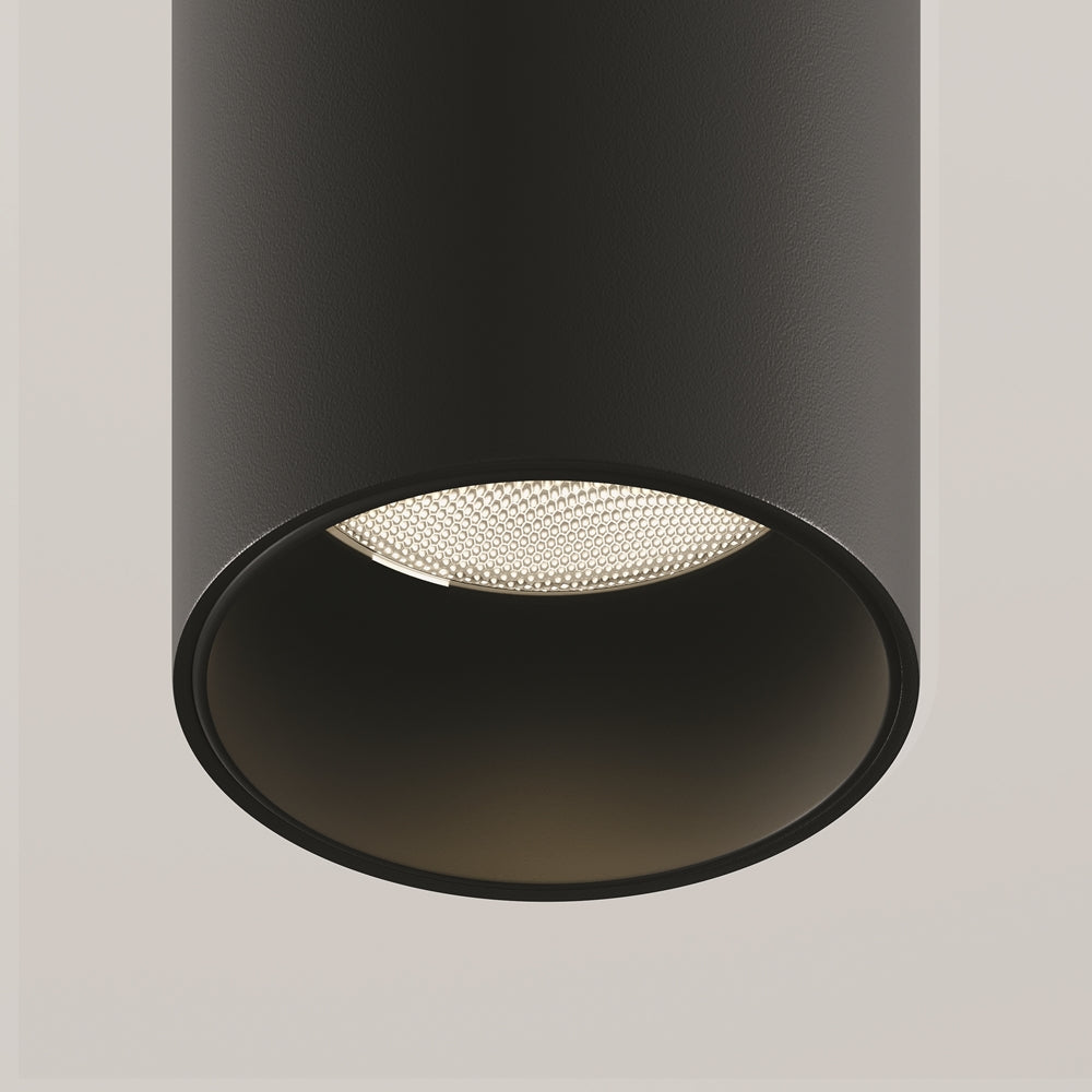 Vue rapprochée de la sortie de lumière et du filtre anti-éblouissement hexagonal