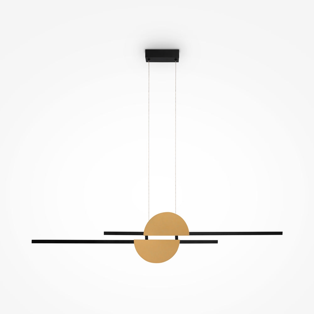 Vue de face du luminaire suspendu avec disque central doré et structure noire allongée