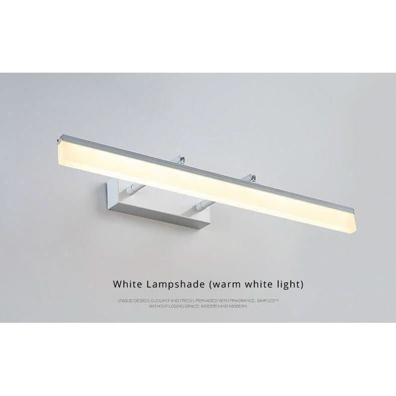 Vue rapprochée de l'applique argentée avec diffuseur blanc et texte explicatif sur lumière chaude.