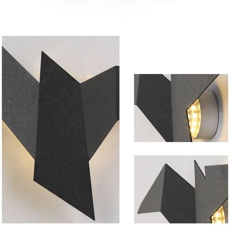 Détail de la finition noire mate et du module LED logé au dos de l'applique